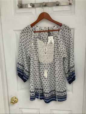 Solitaire White and Blue Boho Crochet Yoke Tunic